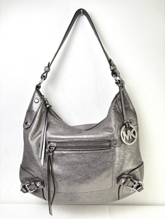 Michael Kors Handbags - Michael Kors Metallic Leather Fallon Hobo bag silver hardware purse